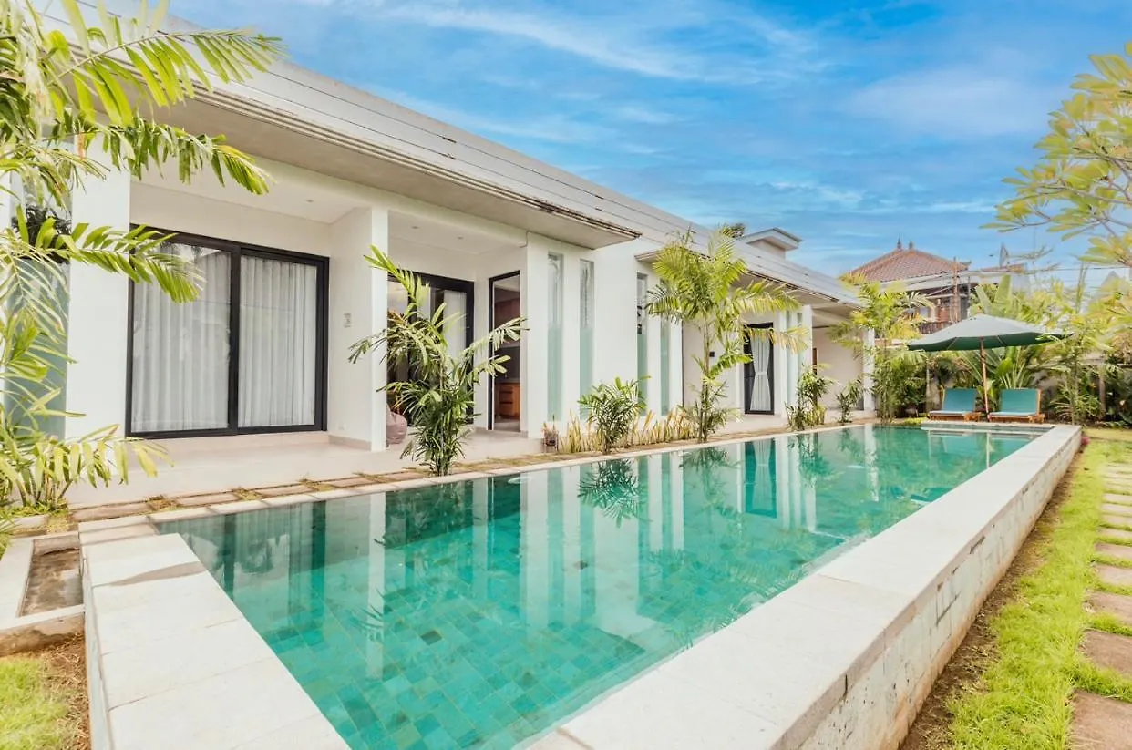 The Suites Room Seminyak Villa